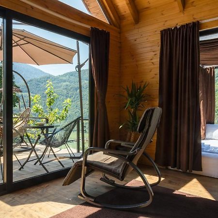 Villa Woodpecker Ვუდფექერი à Batoumi Extérieur photo