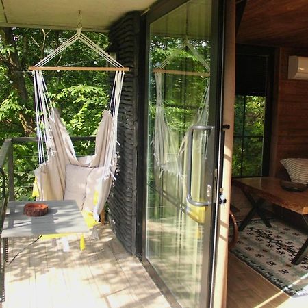Villa Woodpecker Ვუდფექერი à Batoumi Extérieur photo