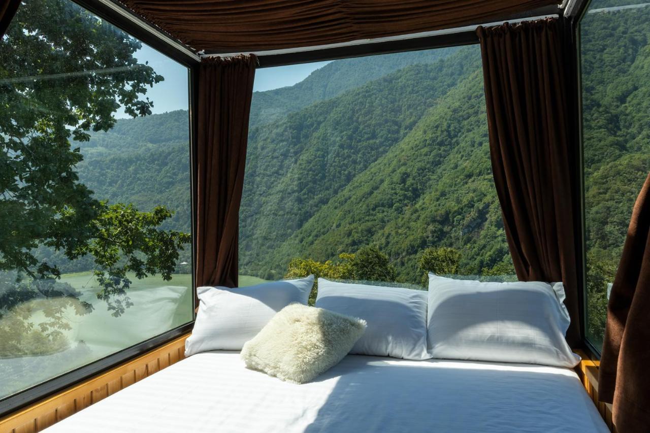 Villa Woodpecker Ვუდფექერი à Batoumi Extérieur photo