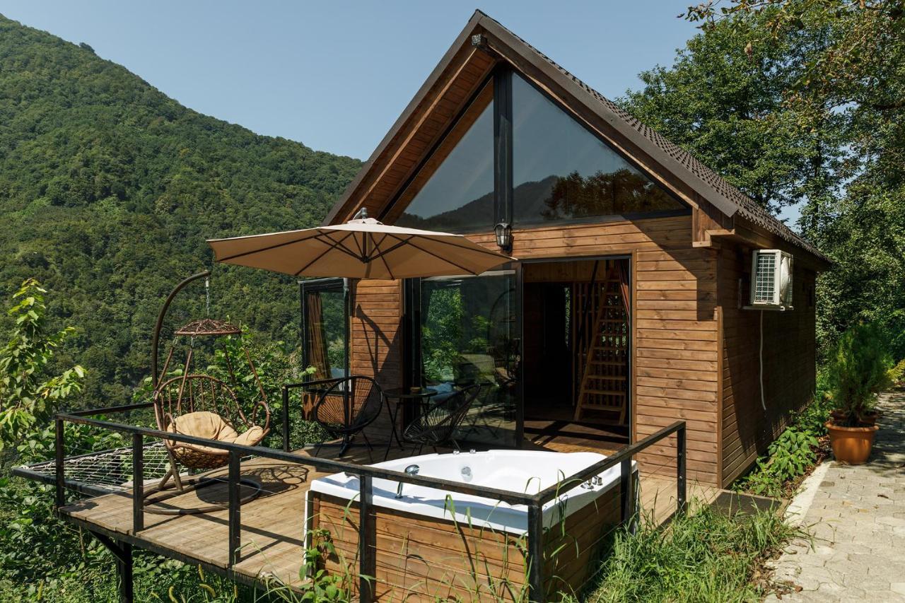 Villa Woodpecker Ვუდფექერი à Batoumi Extérieur photo