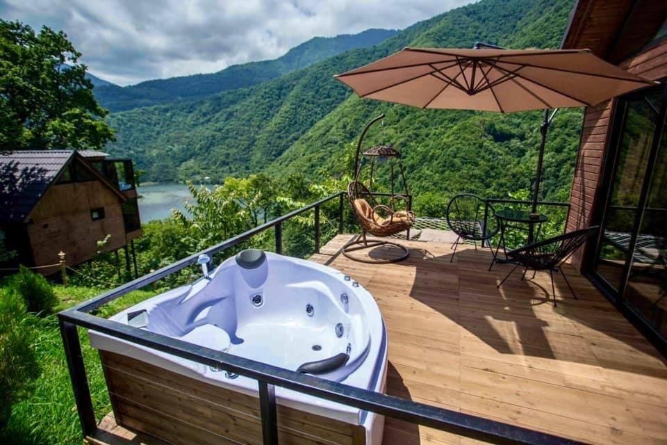 Villa Woodpecker Ვუდფექერი à Batoumi Extérieur photo