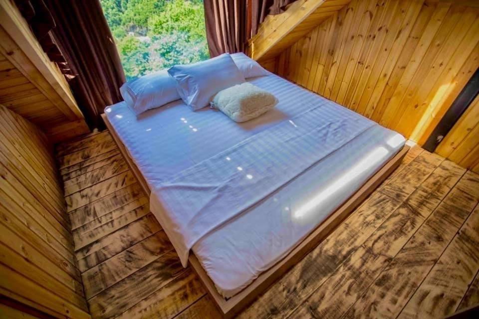 Villa Woodpecker Ვუდფექერი à Batoumi Extérieur photo