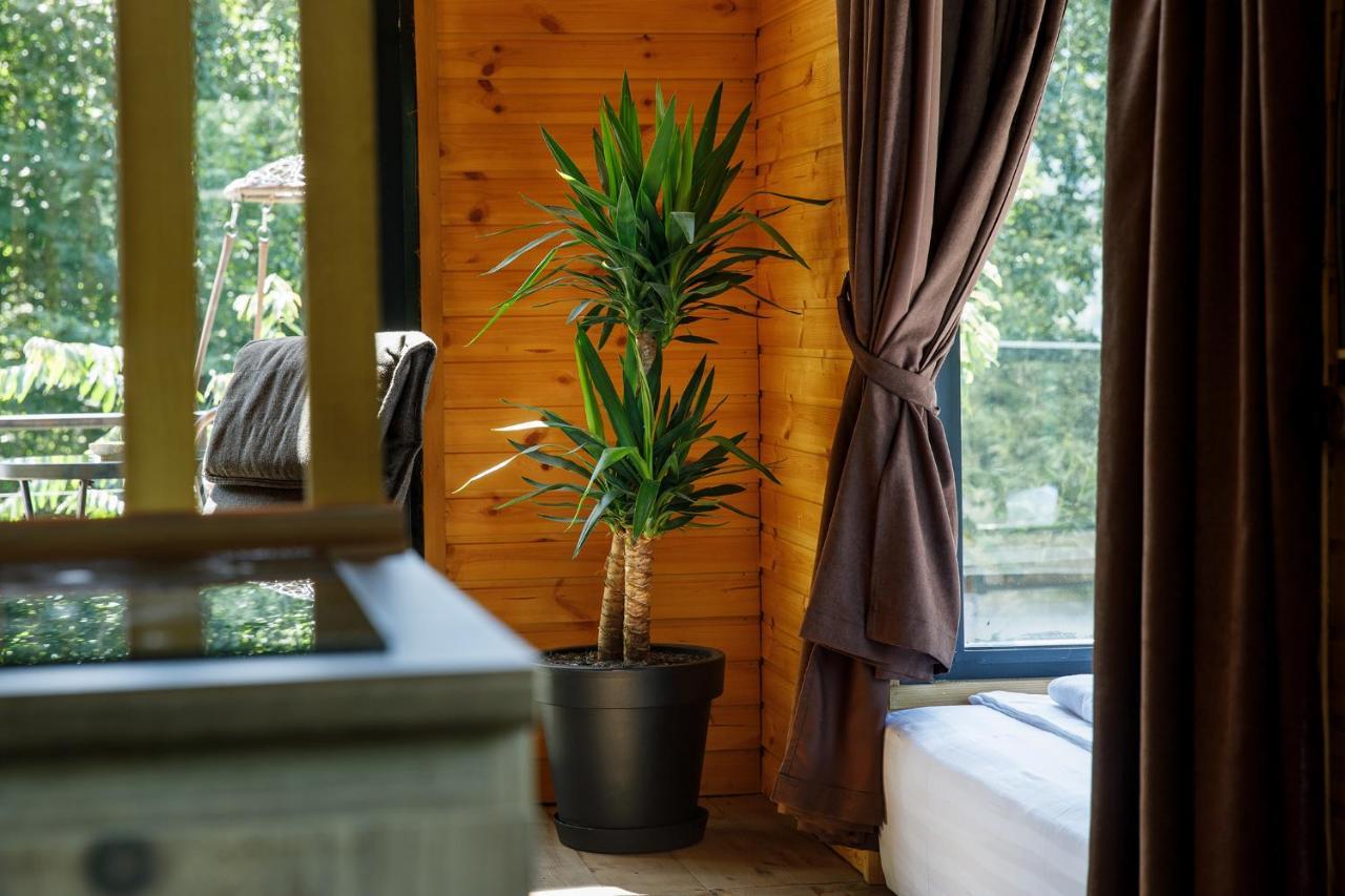Villa Woodpecker Ვუდფექერი à Batoumi Extérieur photo