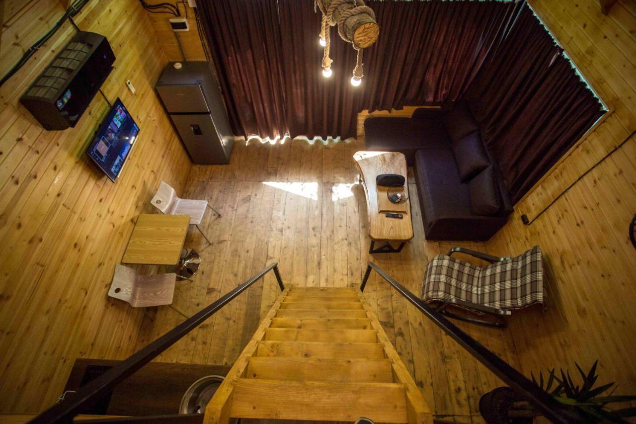 Villa Woodpecker Ვუდფექერი à Batoumi Extérieur photo