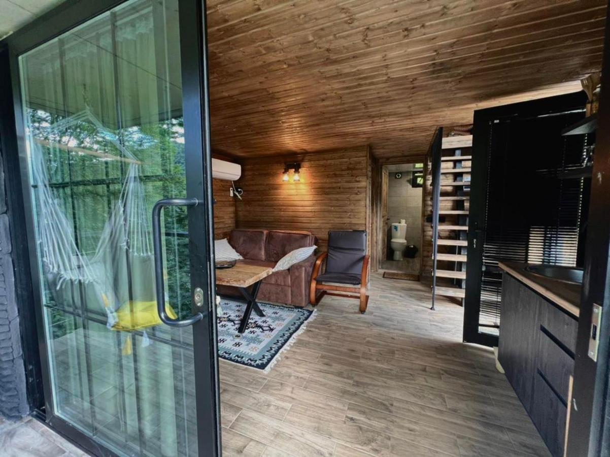 Villa Woodpecker Ვუდფექერი à Batoumi Extérieur photo