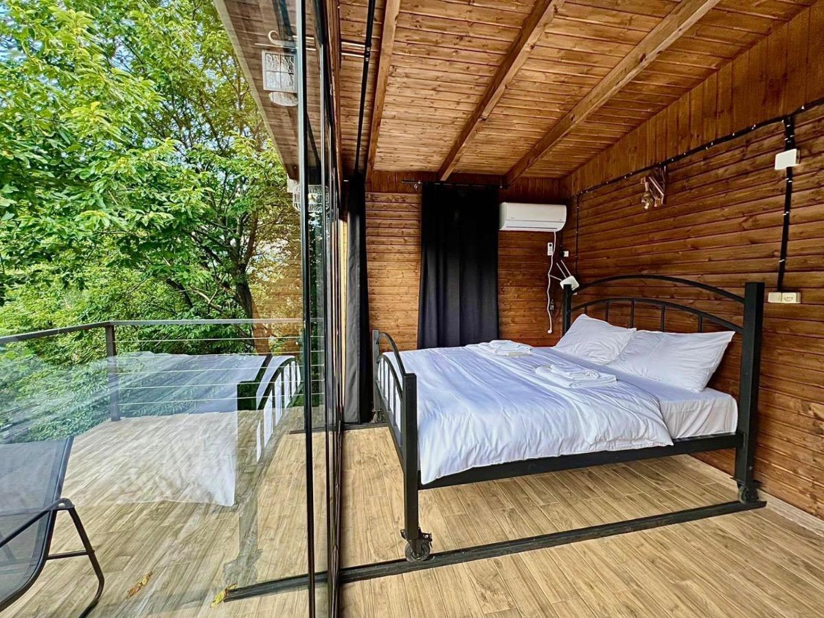 Villa Woodpecker Ვუდფექერი à Batoumi Extérieur photo