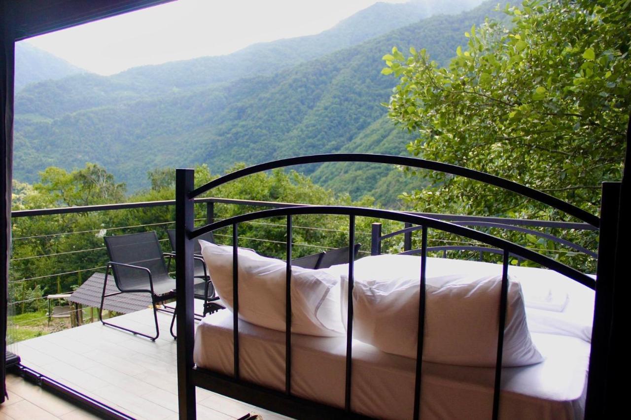 Villa Woodpecker Ვუდფექერი à Batoumi Extérieur photo